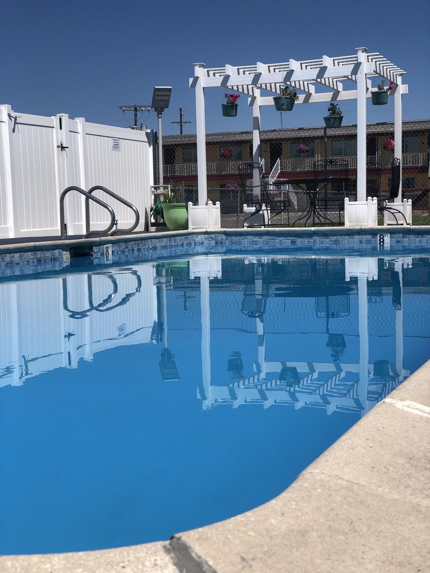 Super 8 By Wyndham Ontario Motel Exterior foto