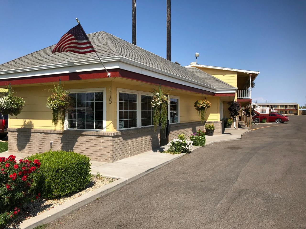 Super 8 By Wyndham Ontario Motel Exterior foto